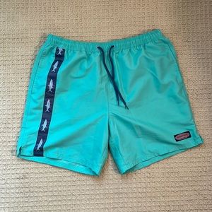 Vineyard Vines Men’s size Large swimsuit